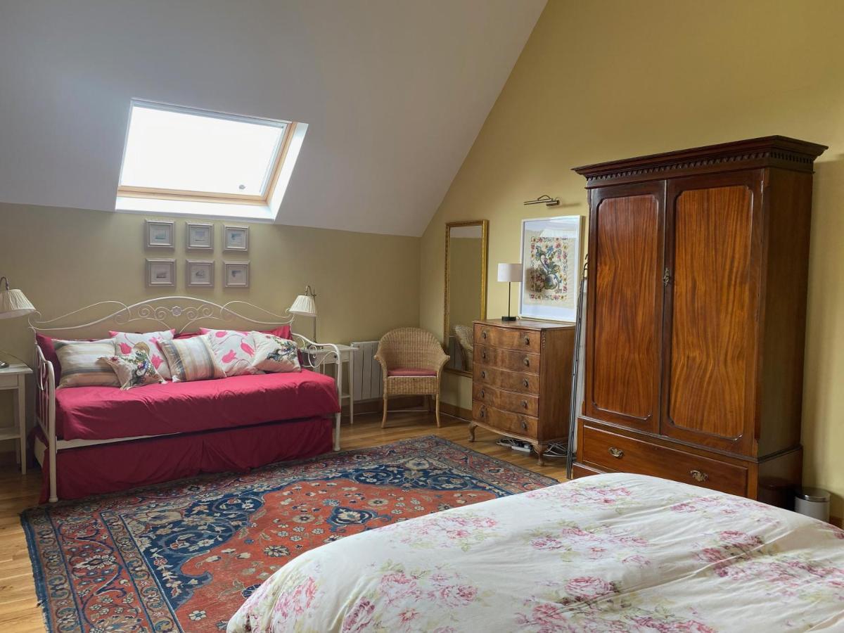 Entire Farm House Stay, La Gerouardiere Barenton ภายนอก รูปภาพ